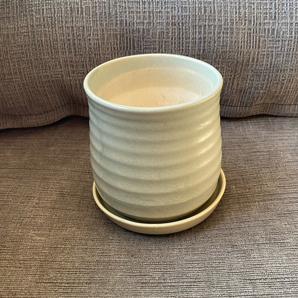 Vintage Small Planter with hand painted florals made in Korea - Picture 2 of 7